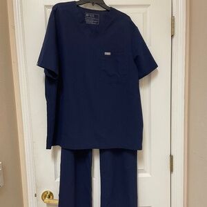 Figs Navy men scrub set leon top size L pants XLT inseam 33